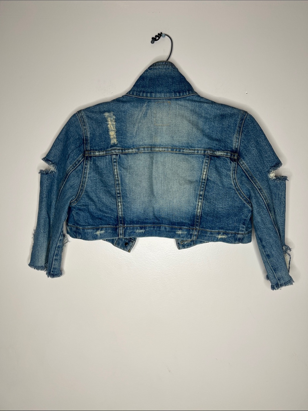 Elle Distressed Light Blue Cropped Denim Jacket - Picture 3 of 4